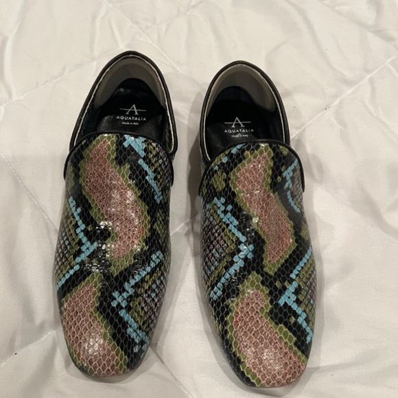 Stunning Aquatalia Snake Embossed Slip Ons - Picture 11 of 11